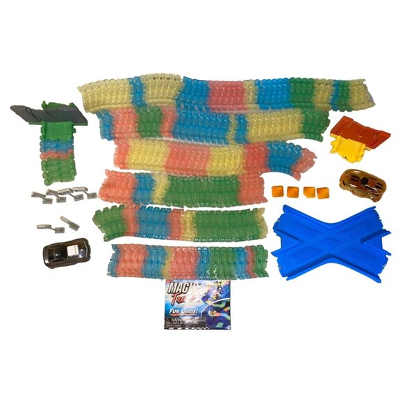 Magic Tracks Glow In The Dark Racing Set With 2 Cars & Accessories - Picture 15 of 15